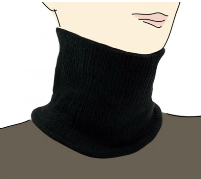 Praktisk silke halsvarmer i 95% silke, 4% bomuld, 1% polyurethan. Sort