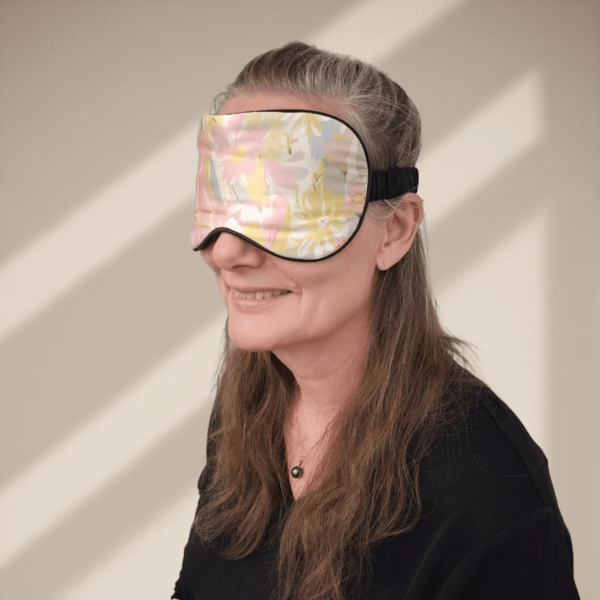 Silke SoveMaske -100% SilkeStof -100% SilkeFyld. Dejlige pastelfarvede blomster - Forår